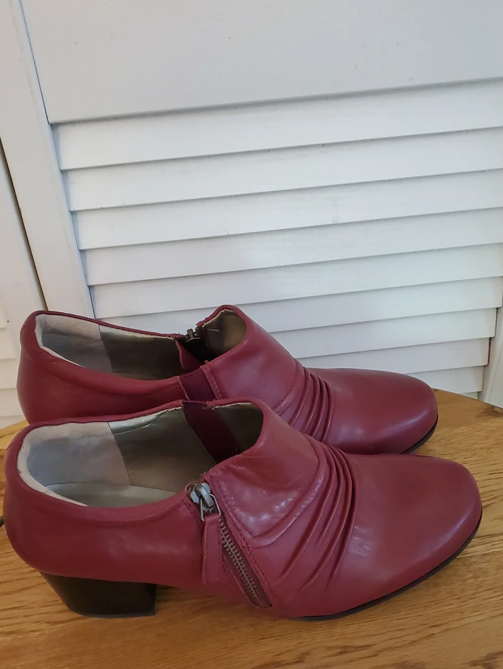 Array Womens Red Leather Block Heel Ankle Booties Shooties Shoes, 9 Wide